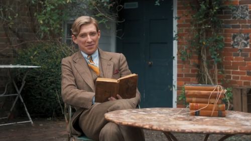 Goodbye Christopher Robin is based on the life of children's author A. A. Milne. (9NEWS)