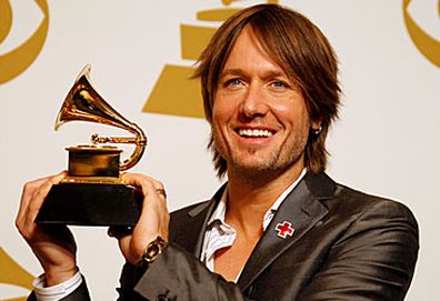 Keith Urban with Grammy Award (Getty)