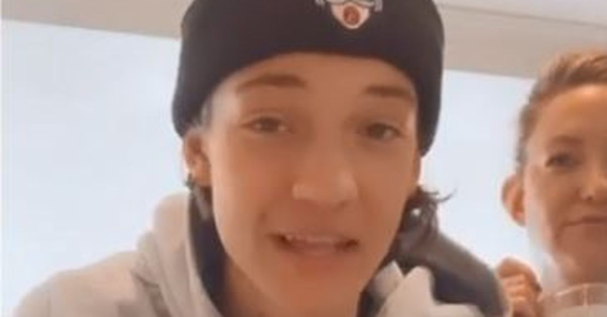 Kate Hudson's son Ryder, 16, hilariously impersonates her making(02)