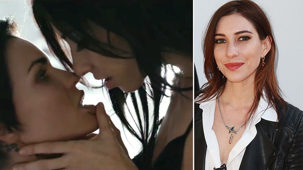 Veronicas singer blames homophobia for ARIAs snub - 9News