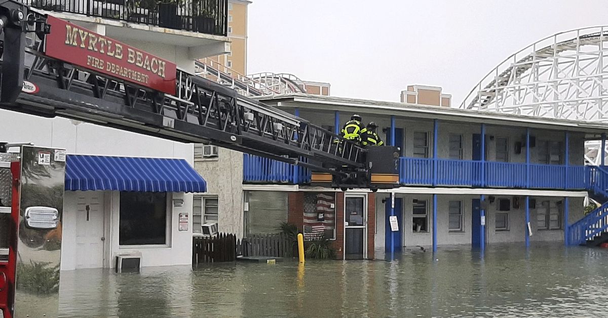 Hurricane Ian lashes South Carolina as Florida surveys devastation - 9News