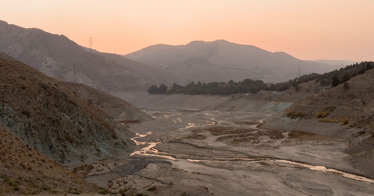 Iran turns to cloud-seeding in bid to end worst drought in 50 years