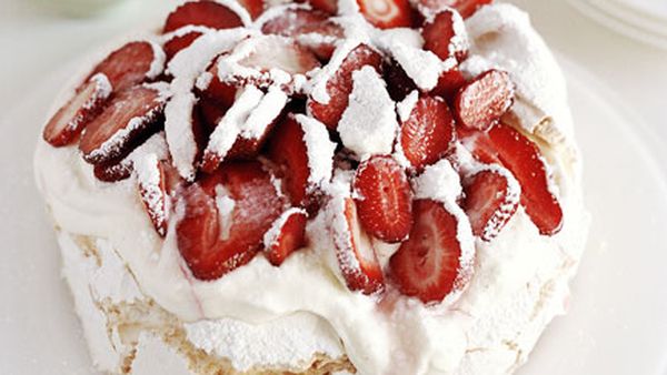 Pauline Kwong's pavlova