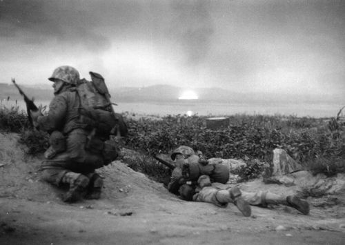 US Marines of the UN invasion force which landed at Inchon in South Korea, advance inland during the Korean War. Original Publication: Picture Post - 5086 - Korean War Series - pub. 1950 (Photo by Bert Hardy/Getty Images)