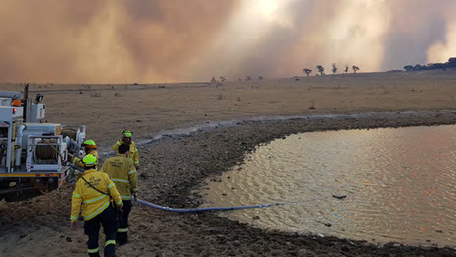 Fires burned simultaneously across multiple Australian states and territories during the Black Summer fires.