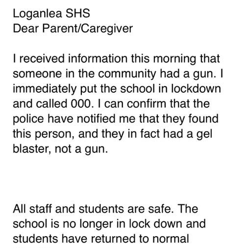 Um e-mail enviado aos pais pela escola confirmou que todos estavam seguros e que o bloqueio foi por precaução.
