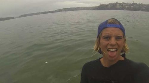 Teen admits shark selfie a fake