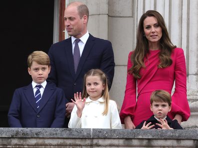 Prince George of Cambridge, Prince William, Duke of Cambridge, Princess Charlotte of Cambridge, Catherine, Duchess of Cambridge, and Prince Louis of Cambridge stand on the balcony during the Platinum Pageant on June 05, 2022 in London, England. The Platinum Jubilee of Elizabeth II is being celebrated from June 2 to June 5, 2022, in the UK and Commonwealth to mark the 70th anniversary of the accession of Queen Elizabeth II on 6 February 1952.  (Photo by Chris Jackson - 