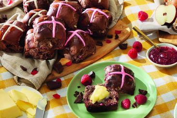 Rocky road inspired hot cross buns from Aldi