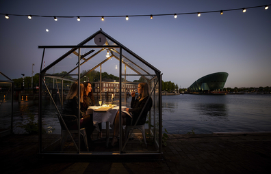 Mediamatic wants to let guests dine in coronavirus-proof glass greenhouses.