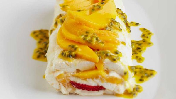 Pavlova roll