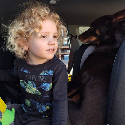 Una nuova immagine di Gus Lamont è stata rilasciata oggi.