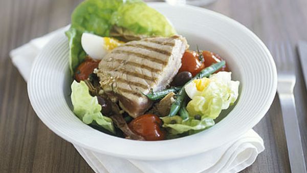 Tuna and artichoke salad nicoise