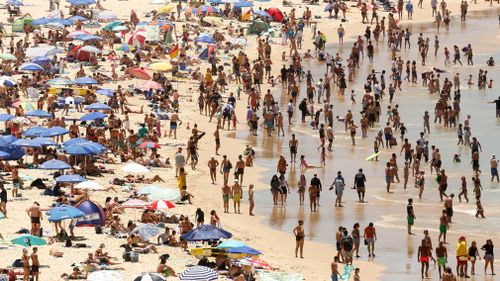 Huge crowds at Bondi Beach today. (AAP)