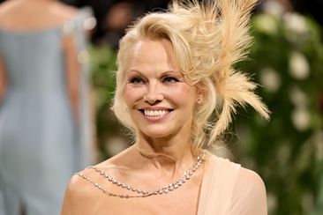  Pamela Anderson 