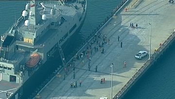 Bushfires Australia: First rescue ship arrives in Hastings carrying fire evacuees from Mallacoota