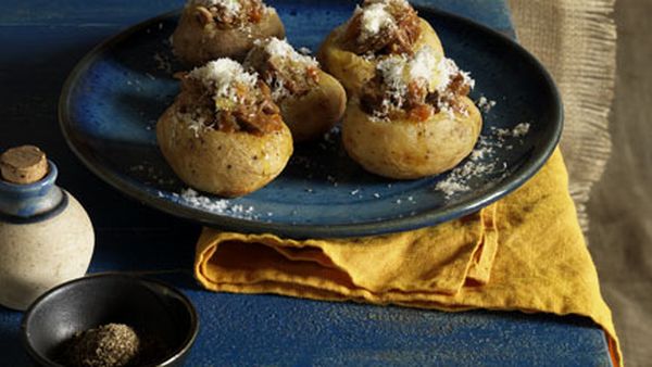 Potatoes stuffed with braised lamb