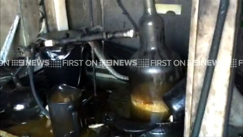 Police investigate fire at Botany (9News)