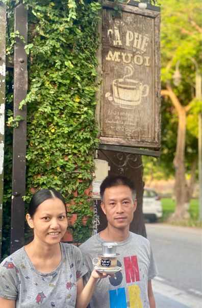 Ca Phe Muoi co-owners Ho Thi Thanh Huong and Tran Nguyen Huu Phong.