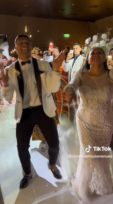 Brian To'o and wife Sala Moesha Crichton-Ropati's amazing wedding entrance video.