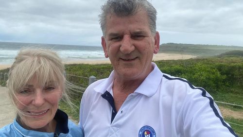 Le grand-père Barry Osbourne, 61 ans, estime qu'il a effectué environ 50 sauvetages depuis qu'il est devenu gardien au club South Maroubra Surf Life Saving de Sydney.