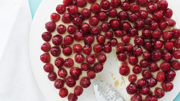 Raspberry and goat’s curd cheesecake