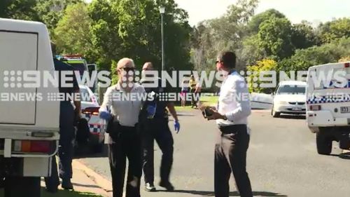 Detectives at the scene in Wondunna. (9NEWS)