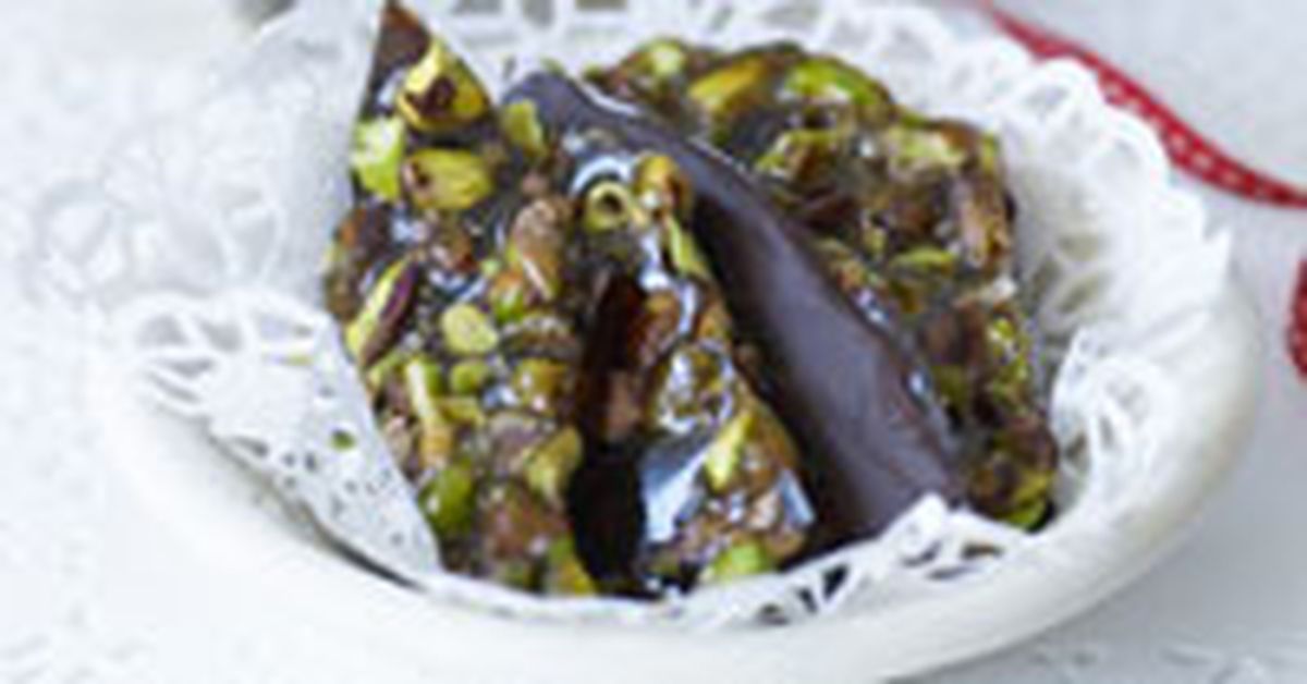 Dark chocolate pistachio brittle - 9Kitchen