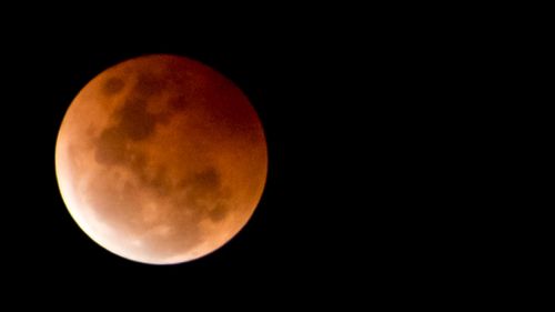 Blood red moon seen from Perth. (Sam Gabali)