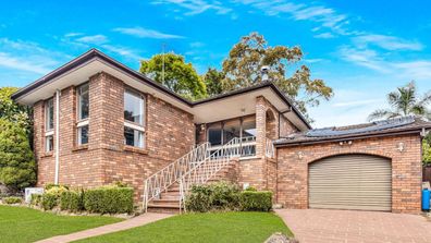 11 Parker Street Kings Langley  facade house Sydney auction