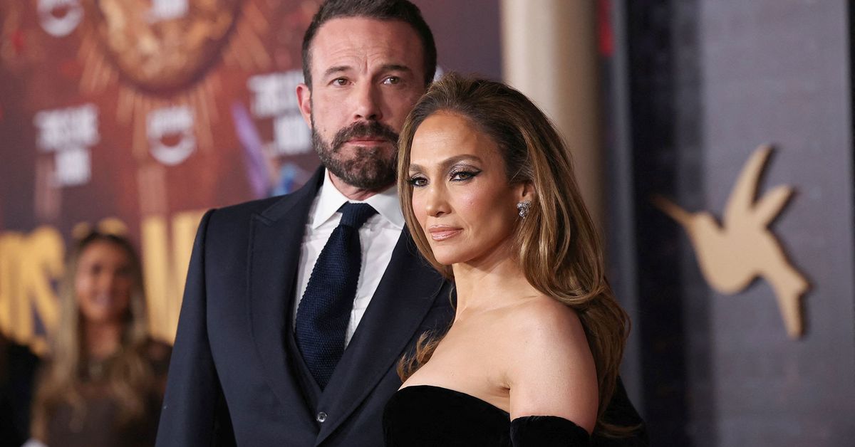 Jennifer Lopez dan Ben Affleck secara resmi bercerai dan lajang