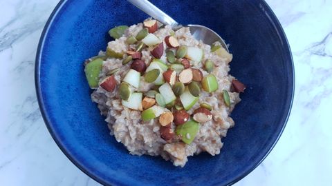 Today weight loss challenge: Apple crumble porridge recipe
