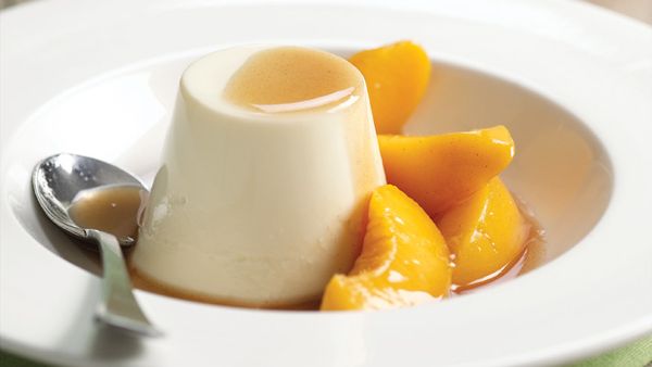 Panna cotta with cinnamon and peaches