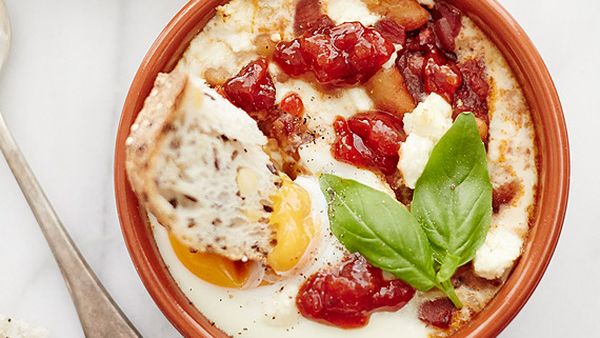 Sweet chilli baked eggs with beans