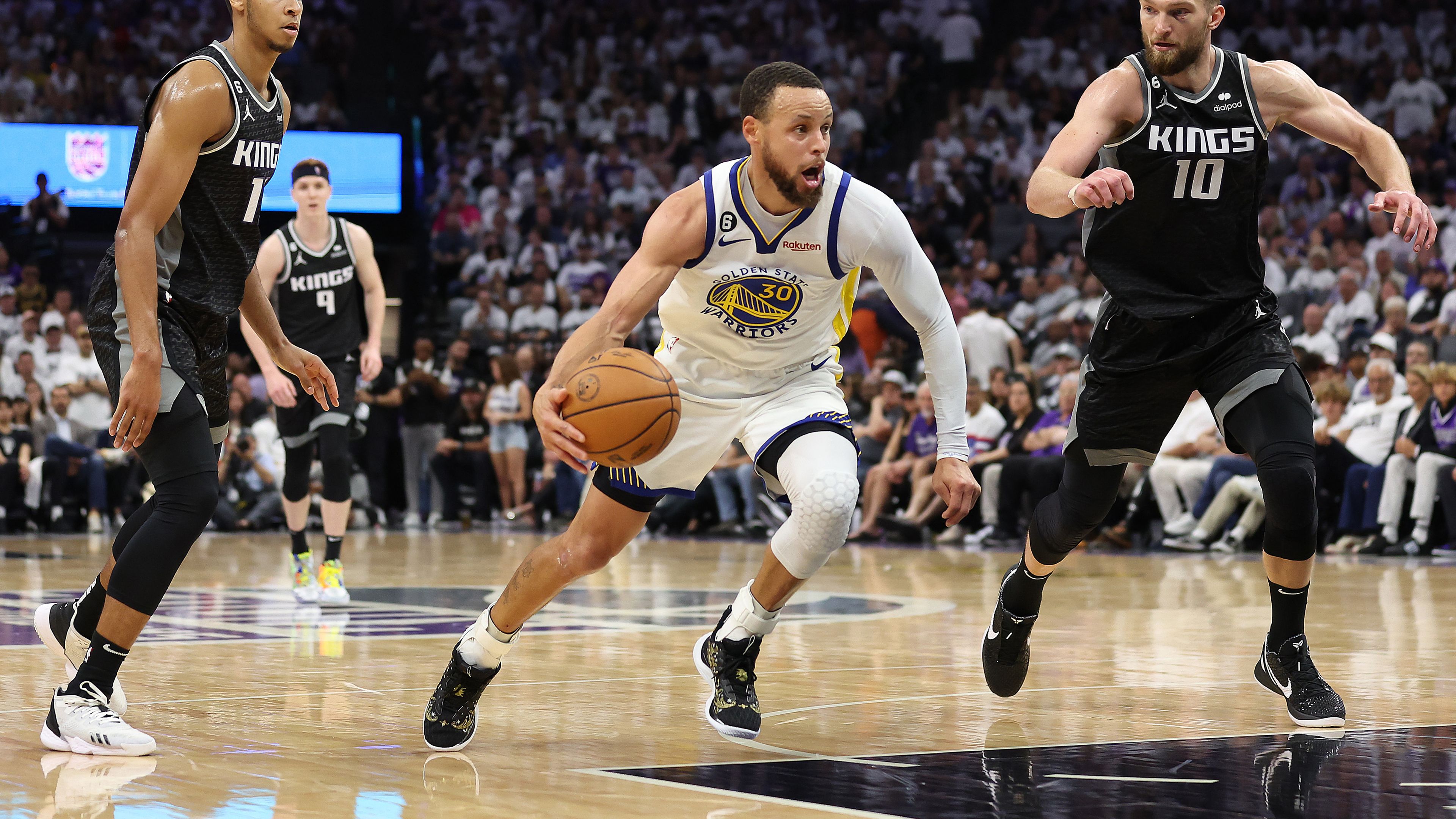 'Sublime' Stephen Curry breaks NBA record to lift Warriors to epic playoff victory