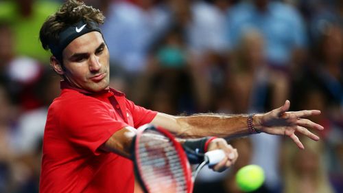 Roger Federer edges Lleyton Hewitt in Fast4 tennis exhibition