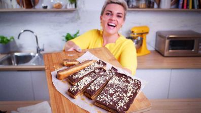 Jane de Graaff makes easy cheat's caramel slice for Quarantine Kitchen