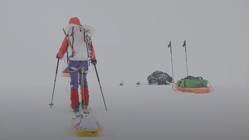 La visibilità si è rivelata un problema sul Monte Logan.