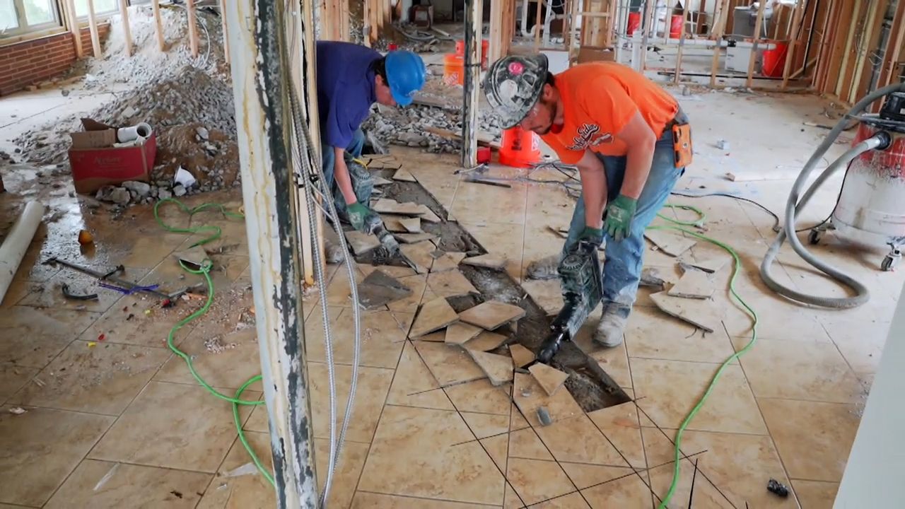 Bargain Mansions Season 4 Ep 3 Flat Out Fab!, Watch TV Online