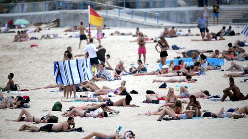 Sydney is facing its hottest back-to-back days in 10 years. (AAP)