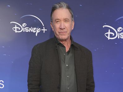 Tim Allen menghadiri seri Disney+ Asli "Klausul Santa" Premiere di Walt Disney Studios pada 06 November 2022