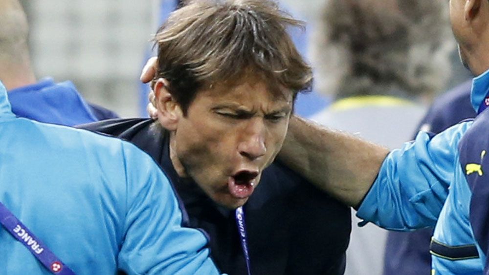 Euro 2016: Italy coach Conte bloodied in goal celebration