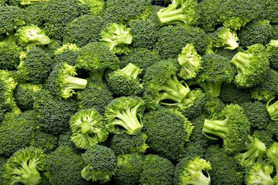 Cup of cooked
broccoli (156g): 5.1g fibre