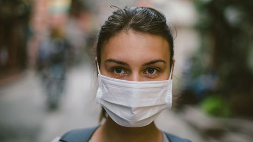 Woman wearing a face mask