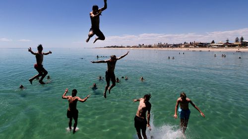 Total fire ban in place with Victoria set to swelter