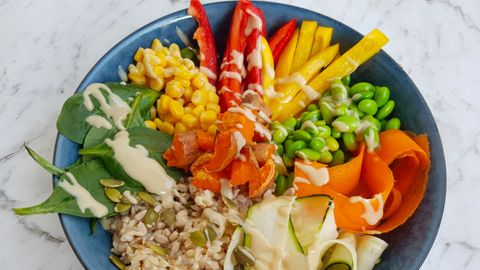 Colourful rainbow salad recipe 