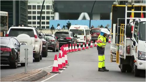There are major traffic delays along Brisbane's Victoria Bridge after contractors hit an energy source.