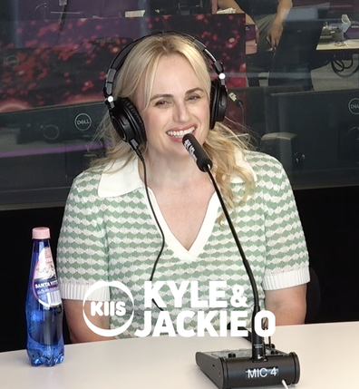 Rebel Wilson di acara Kyle dan Jackie O