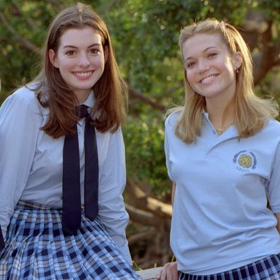 Heather Matarazzo, Anne Hathaway, and Mandy Moore in The Princess Diaries 