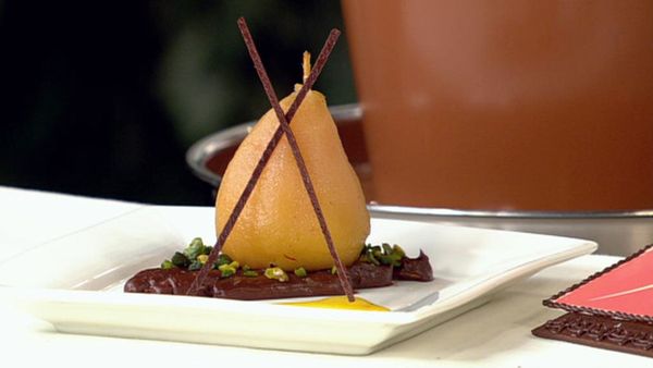 Poached pear filled with cr&egrave;meux chocolat du poire